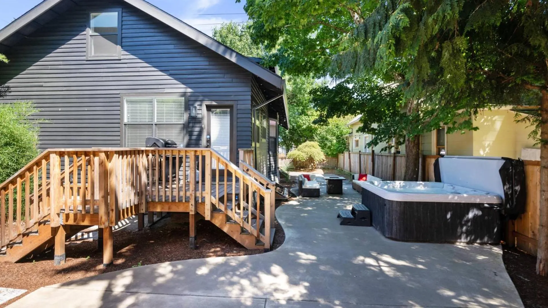 The Mississippi Villa Portland
